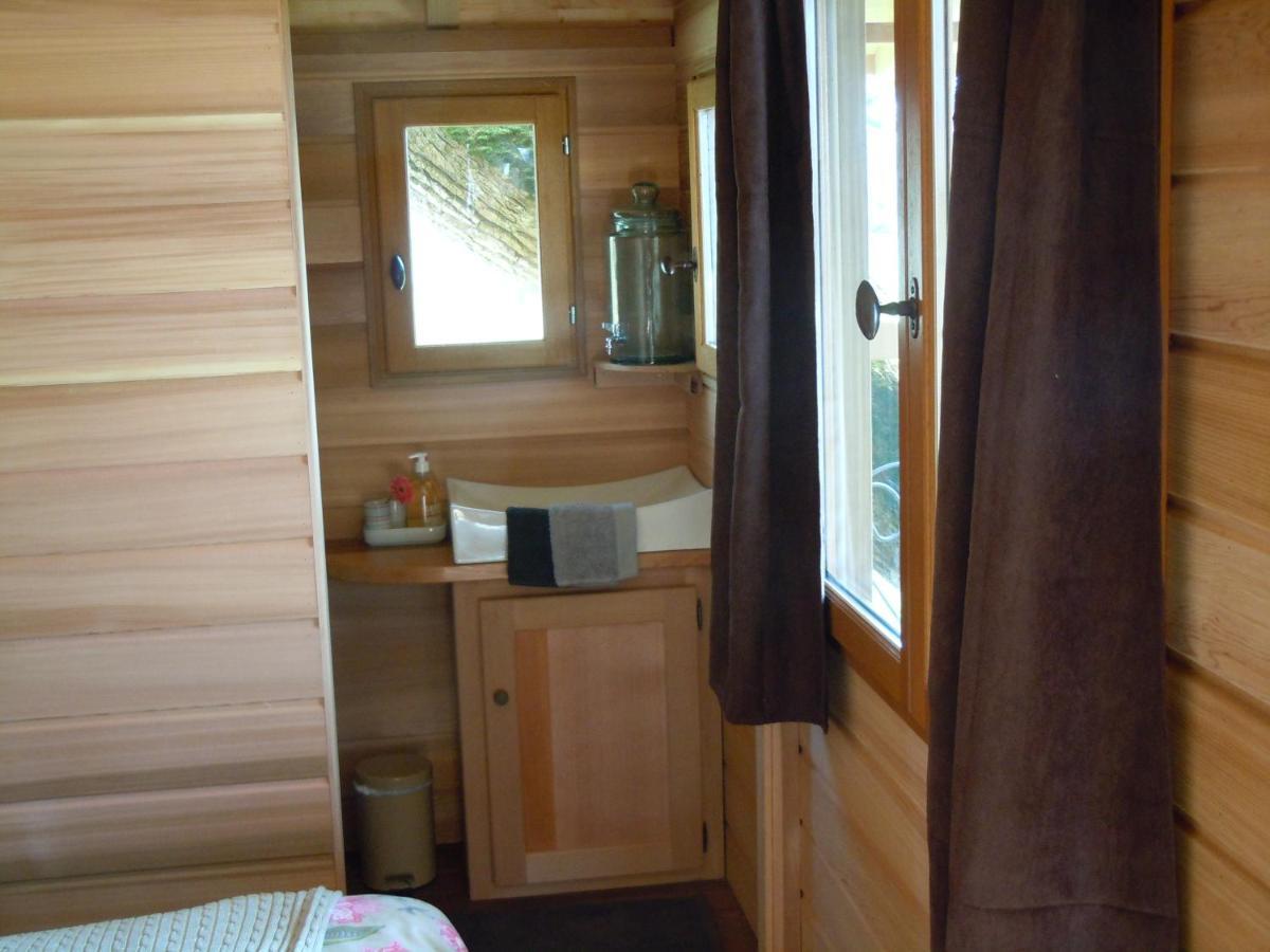 Cabanes Et Studios A La Bernardiere Sevremoine Εξωτερικό φωτογραφία